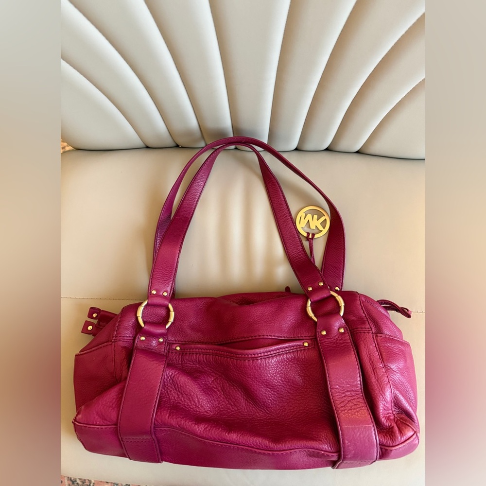 Michael Kors Plum Leather Shoulder Bag with Gold Emblem - Picture 3 of 11